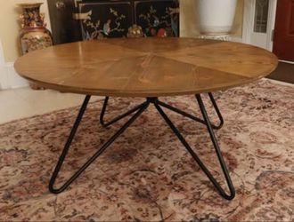 Round coffee table