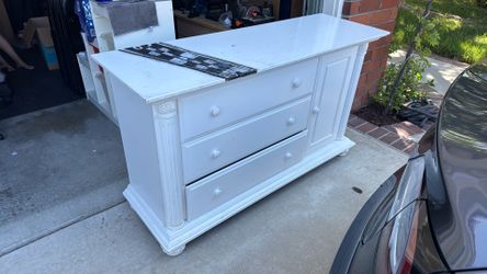 Hardwood dresser