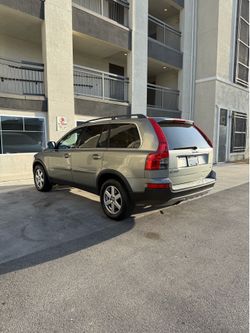 Volvo XC90 (7 passenger)