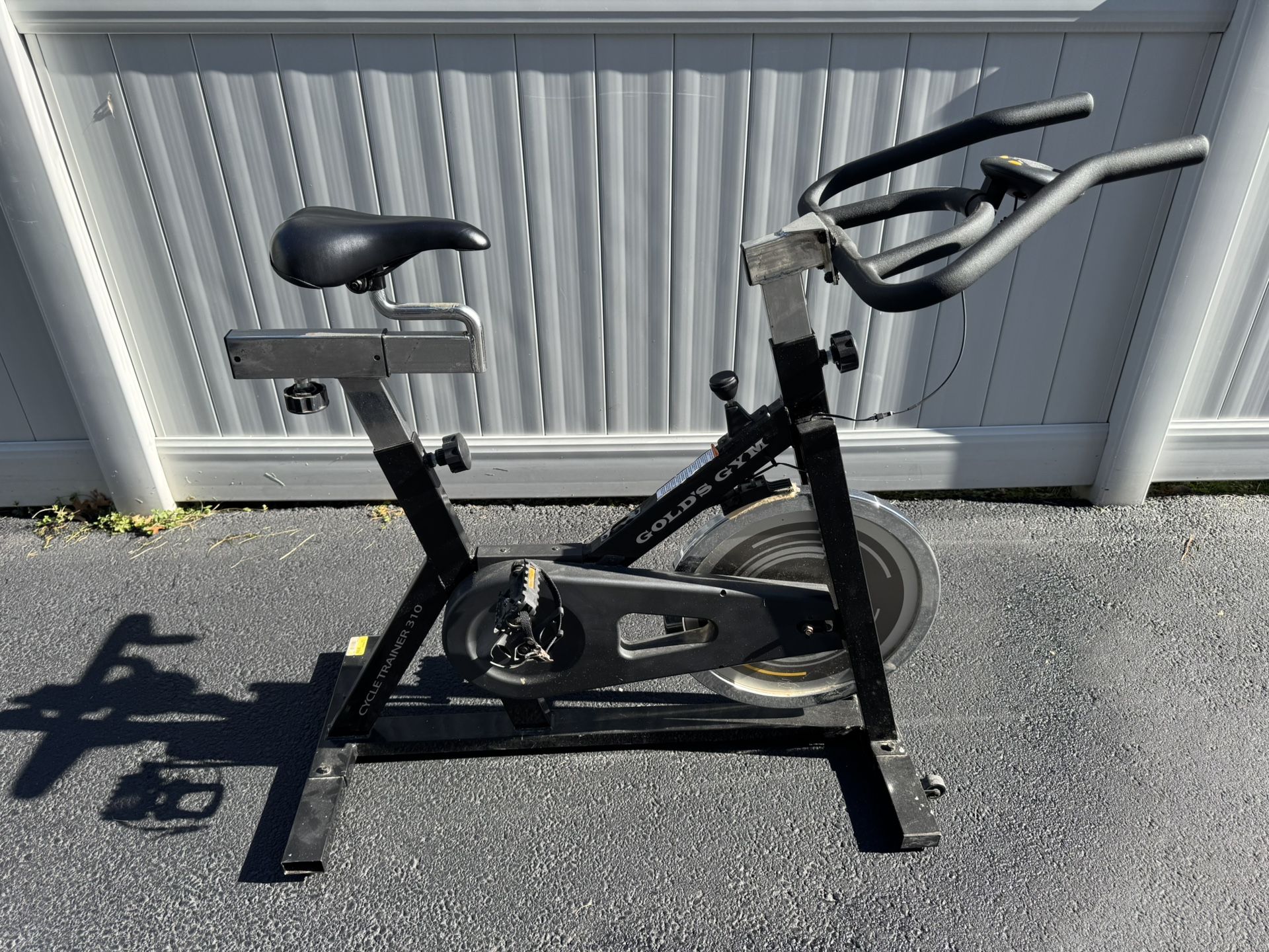 Golds gym Stationary Bike