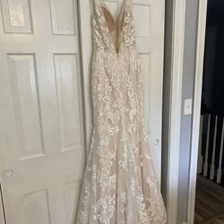 Never Worn Or Altered Wedding Dress