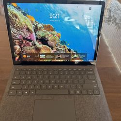 Microsoft Surface Laptop Touchscreen 13.5”
