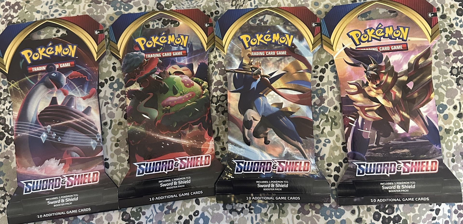 Pokemon TCG - Sword & Shield Sleeved Booster Pack Art set