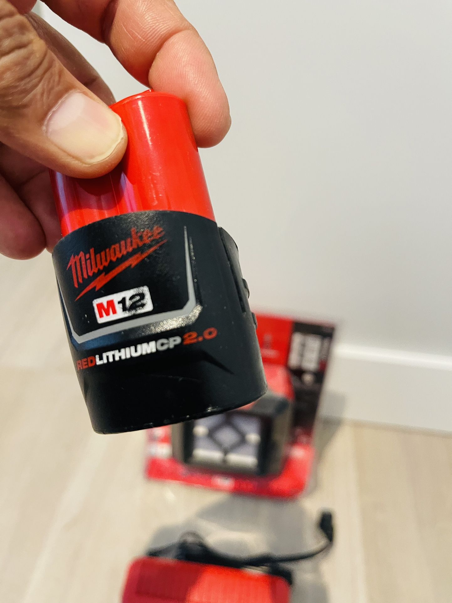 Milwaukee M12 12 Volt Lithium Ion Cordless 1000 Lumen Rover LED