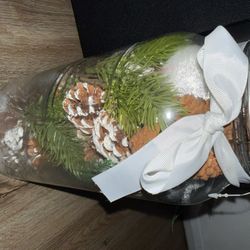 2 Glass Winter Decor 