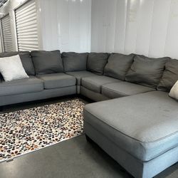 4PC GREY SECTIONAL COUCH W/ FREE DELIVERY 