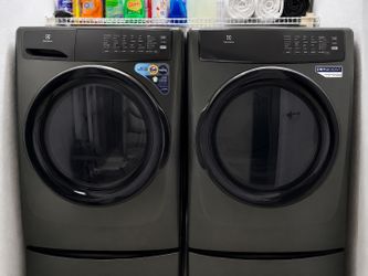 Electrolux 700 Series Washer & Dryer