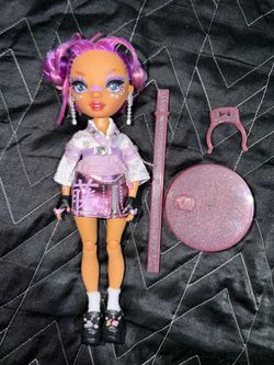 Lila Yamamoto Rainbow High Dill