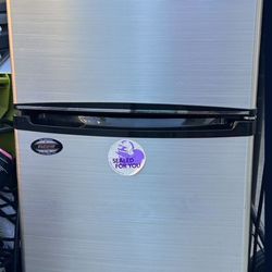 Franklin Chef Refrigerator With Separate Freezer