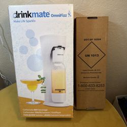 DrinkMate OmniFizz Beverage Carbonater White Brand New In Box