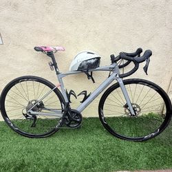 🚴‍♀️ BMC Road Bike – Size 51 (Carbon) + Giro Aero Helmet + Betty Designs Kit (Medium) 