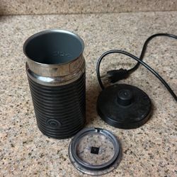 Nespresso Aeroccino3 Black Electric Milk Frother