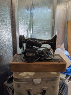 Singer portable sewing machine
