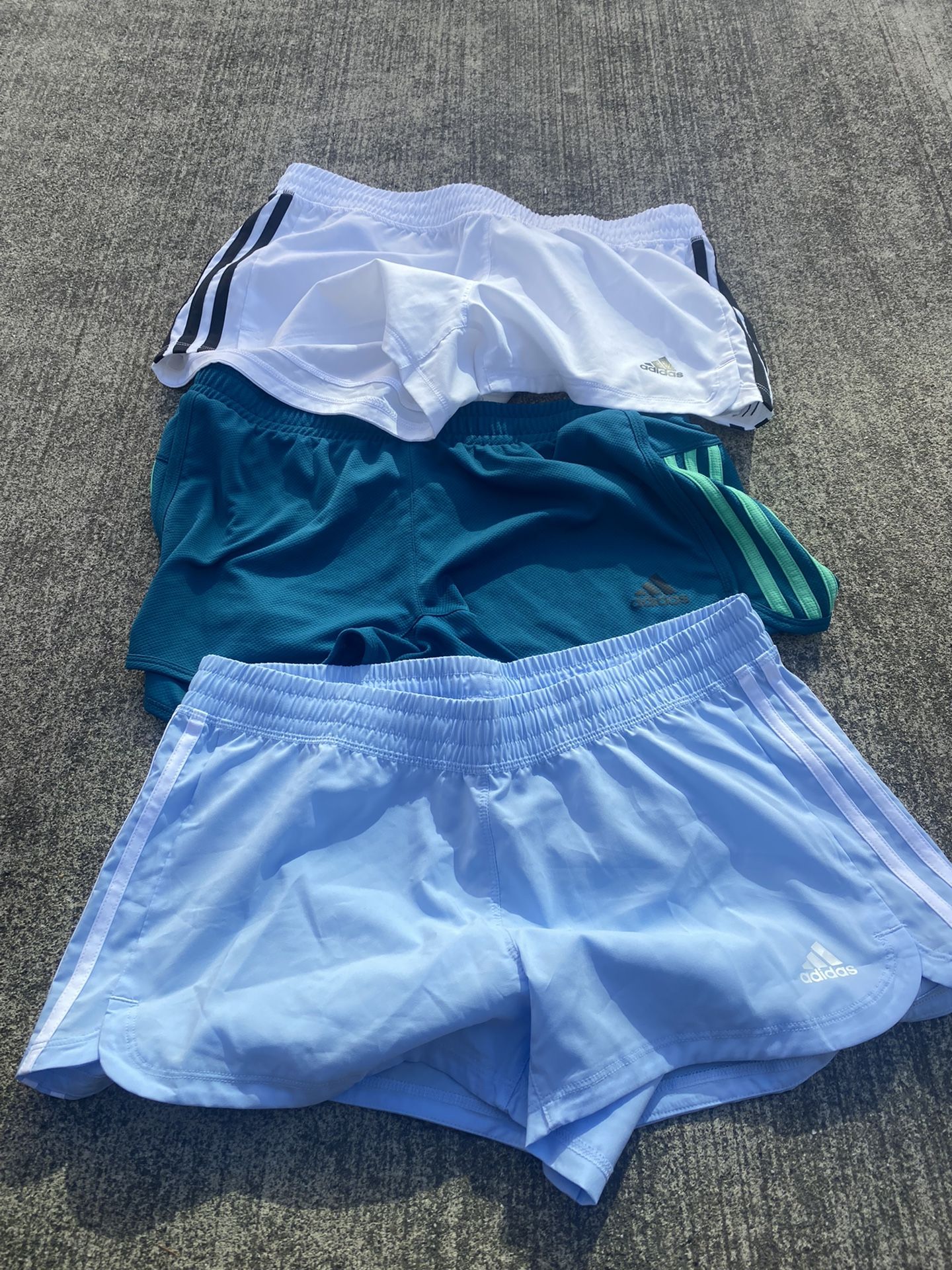 Adidas Shorts For Youth And Women Like New Size Medium