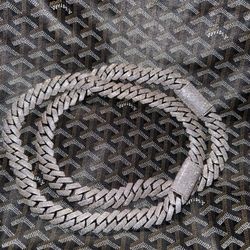 VVS Cuban Links Pass Diamond Tester