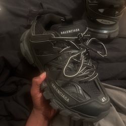 balenciaga tracks size 43