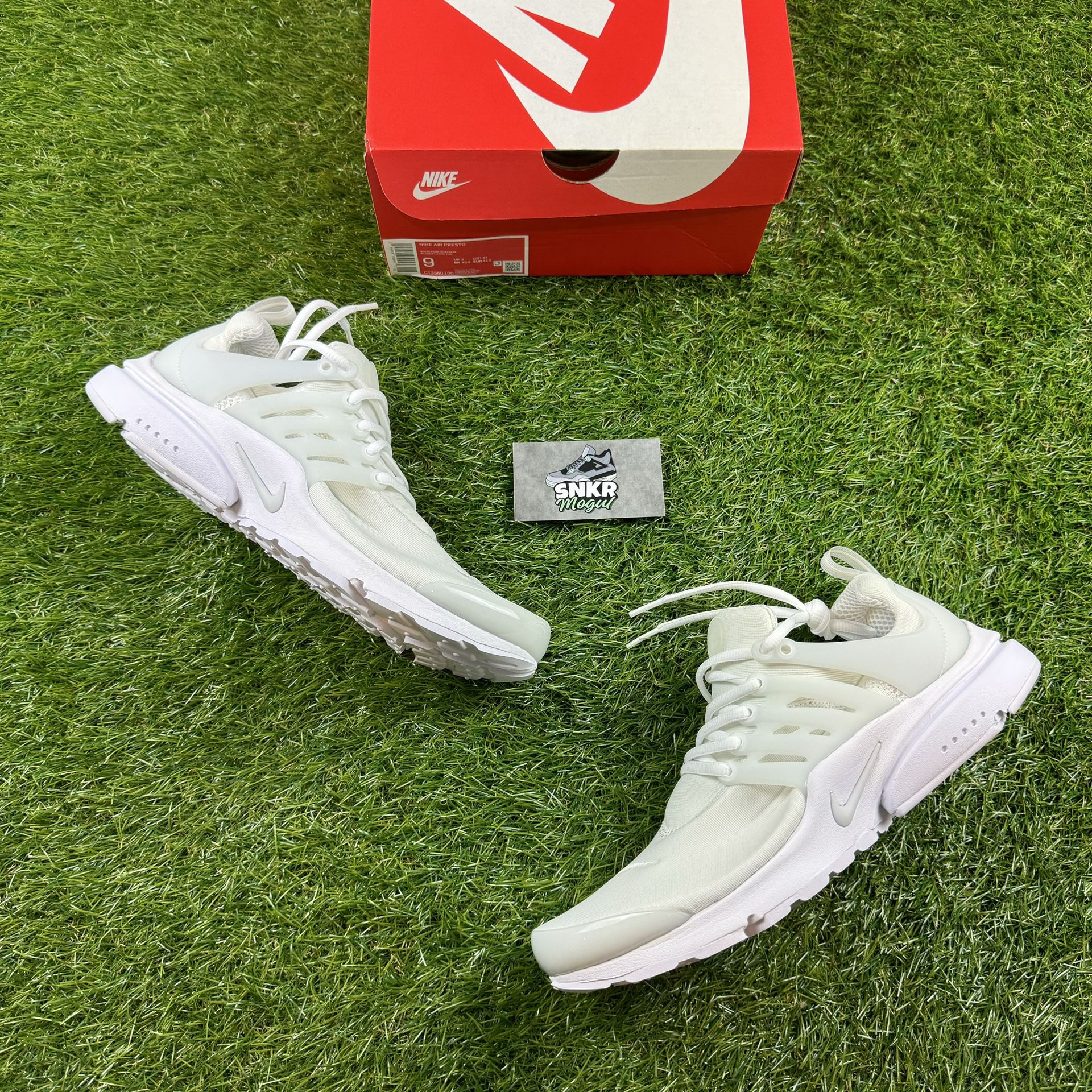 Size 9 White Nike Prestos