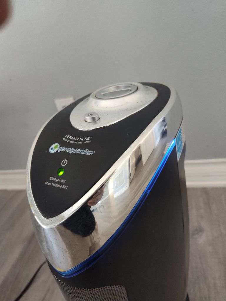 GermGuardian Air Purifier with HEPA Filter and UV-C Sanitizer, 743 Sq. ft, AC4825DLX, Gray