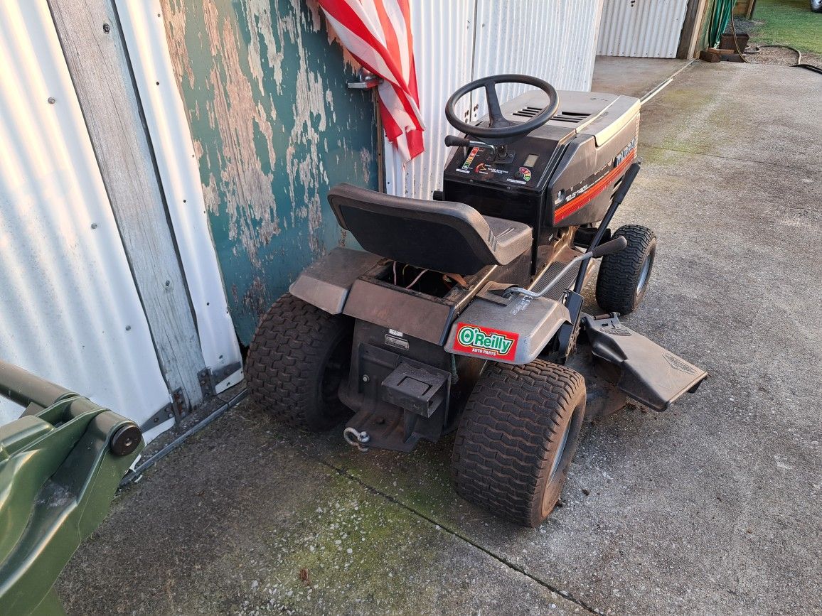 Murry Riding Lawn Mower