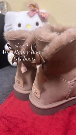 Mini Bailey Bow UGG boots/shoes Size 9