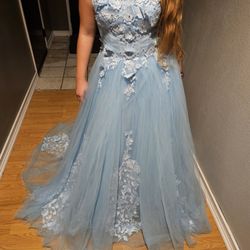 $250 Cinderella Blue Size M QUINCE DRESS 