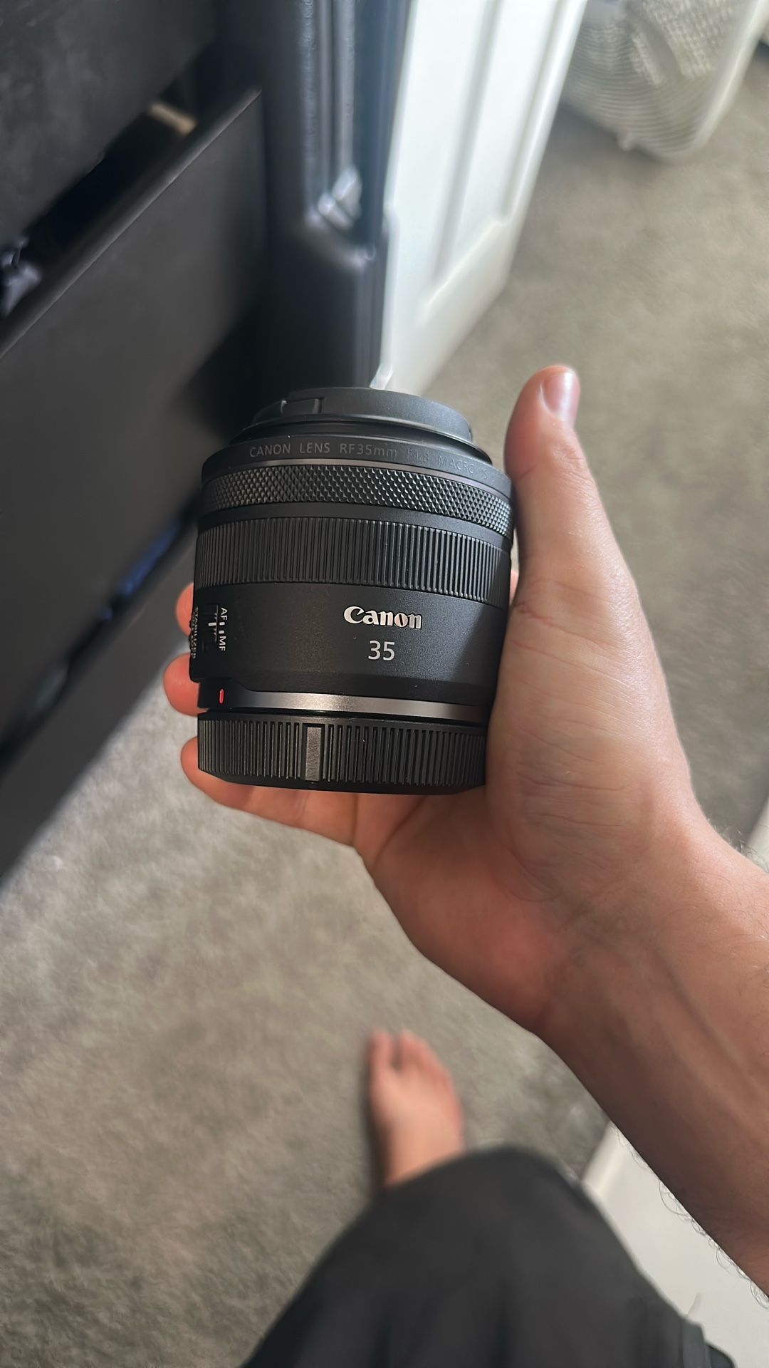 Canon RF 35MM F1.8 macro