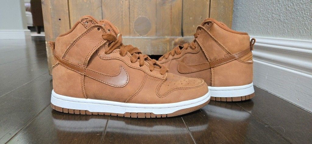 Nike Dunk Premium High Pecan Women's size 5.5