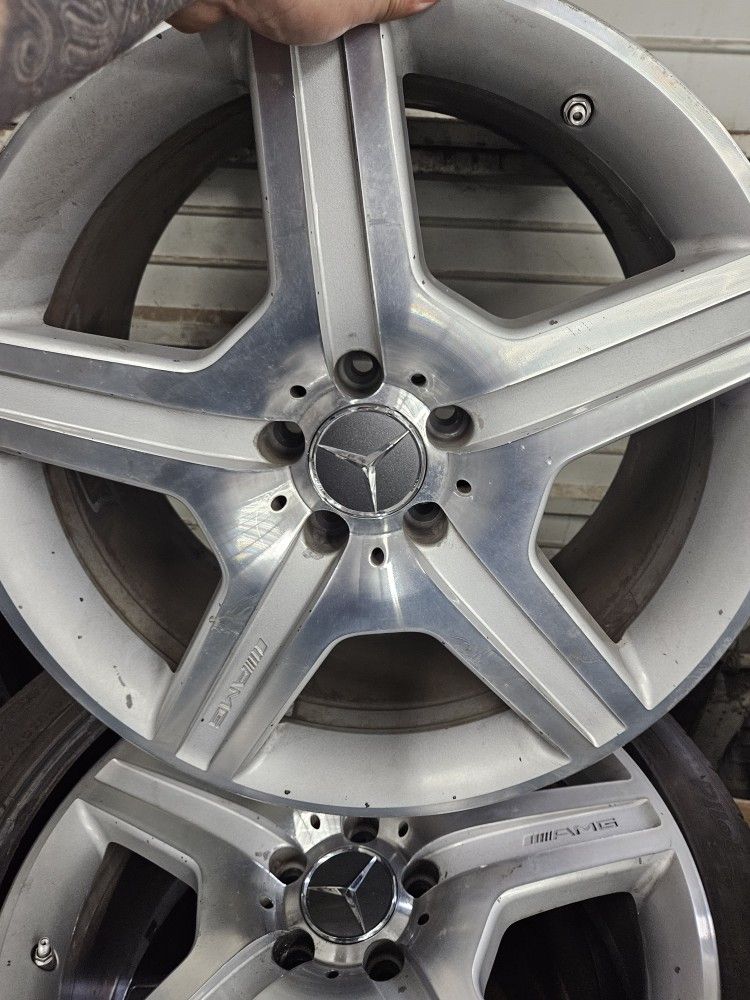 Mercedes-Benz AMG Staggered Wheels