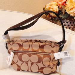✨ Coach Signature Jacquard Swing Zip Shoulder Bag – NWT ✨
