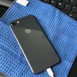 iPhone 8 128 Gb