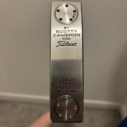  Scotty Cameron Studio Select Newport 2 Mid-Slant Putter – 33”