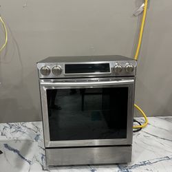 Samsung Oven Range and Microwave
