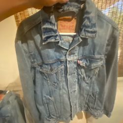Levi’s Distressed Denim Jacket - Men’s Medium - Excellent Condition