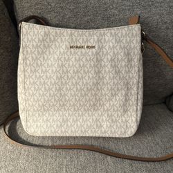 Michael Kors Jet Set Travel Crossbody