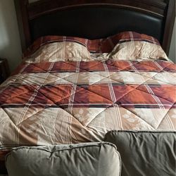 Is The Bedding Set? King size bed