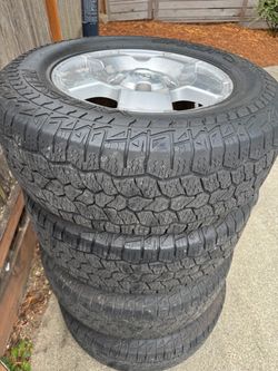 Toyota tundra rims and tires 275/65/18