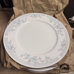 Eloquence Fine China 32pcs