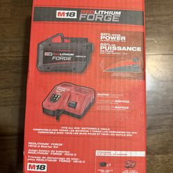Milwaukee M18 Forge 12.0 Battery Rapid Charger