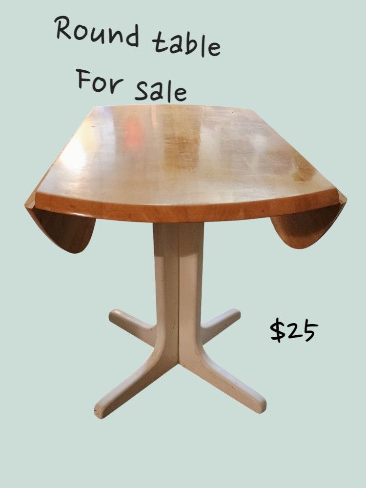 Round dining room table
