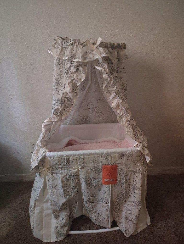 Canopy Bassinet