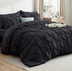 Full Comforter Set Black - Bed in a Bag Full Size Bedding Set 7 Pieces, GentleSoft™ Pintuck Bed Set Gift for Family, All Season Down Alternative Comfo