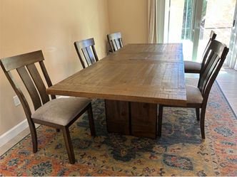 Dining Room table w/chairs