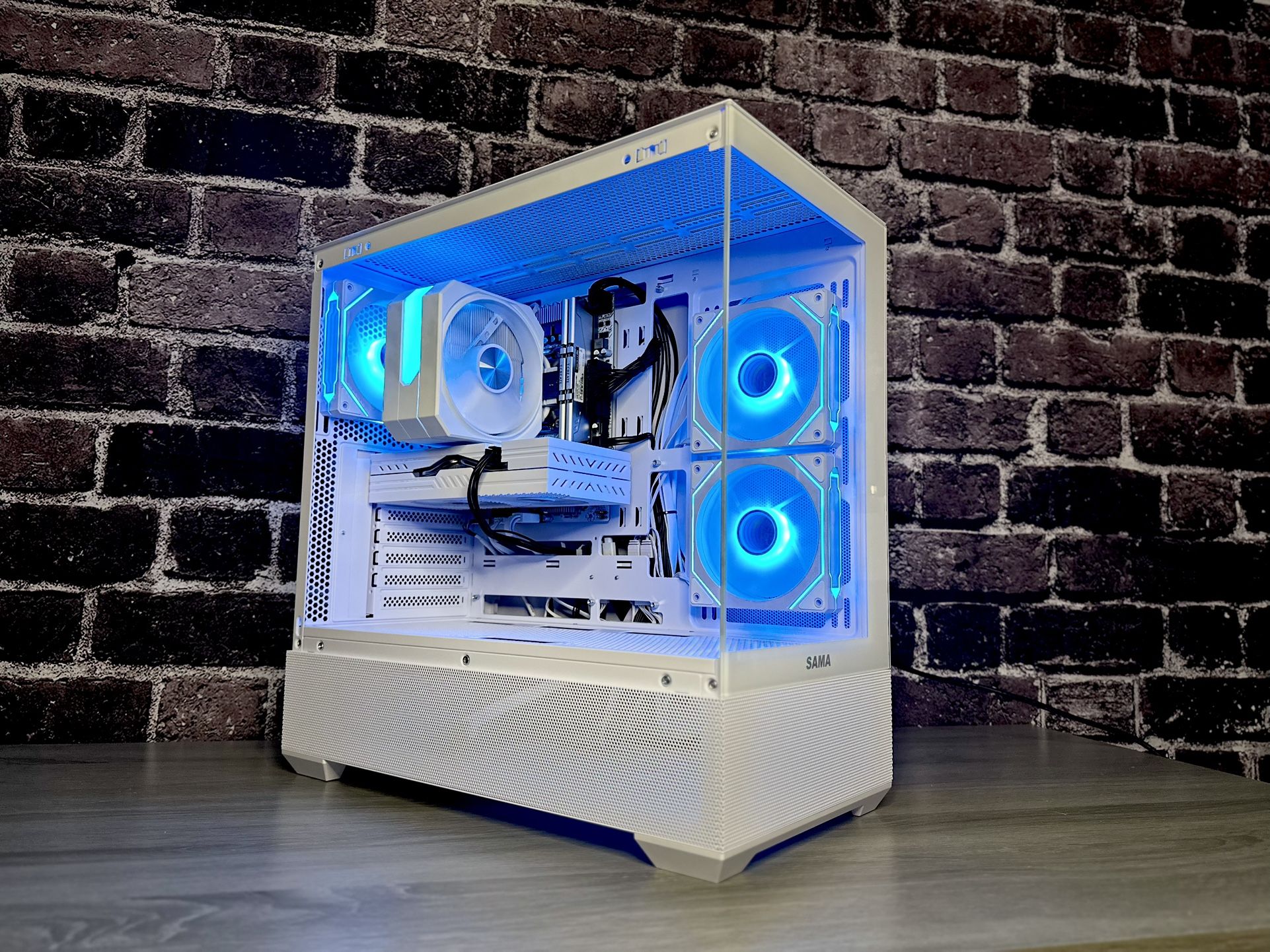 White Gaming Pc / intel xeon 2630v4 / Radeon Rx 580 / 16Gb DDR4 / SSD 500Gb