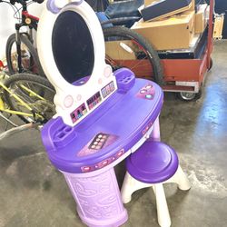 Kids Fantasy Vanity