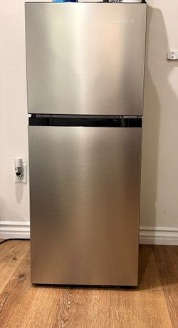 🚨 Refrigerator for Sale – $175! 🚨
