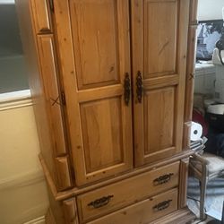 Armoire / Chest