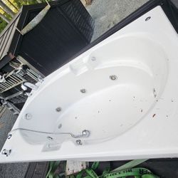 Maax-hydro Swirl Jtd Jacuzzi Tub 