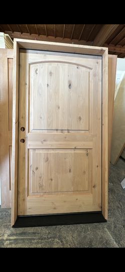 🚪 Knotty Alder Round Top Exterior Door 🚪  