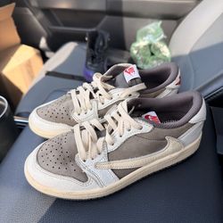 Travis Scott Low Size 1Y