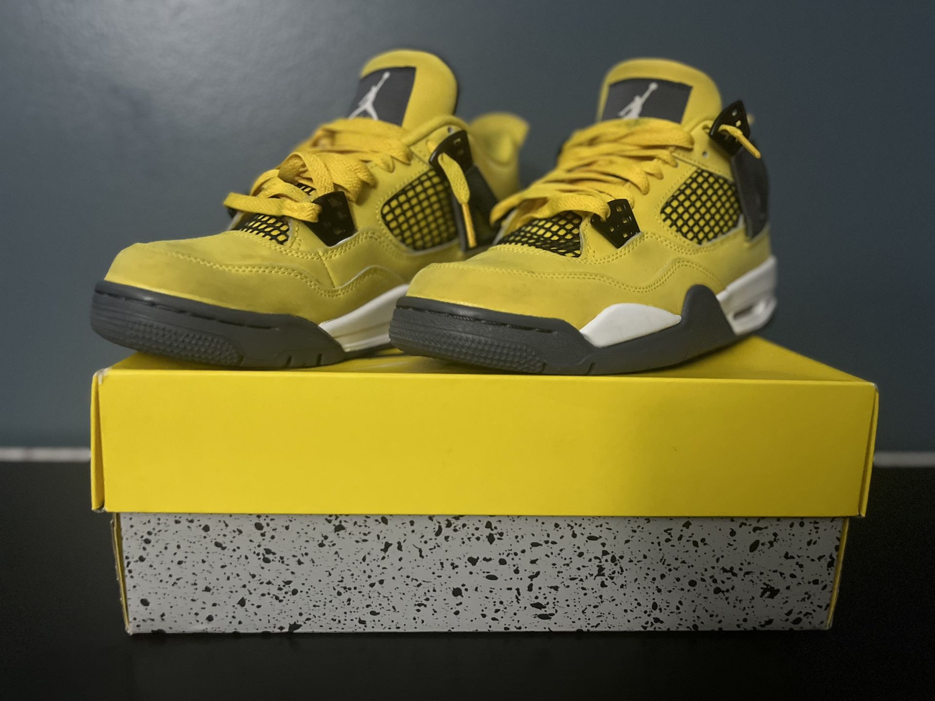 Jordan 4 Lightning